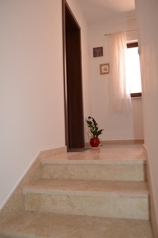 Apartment Bozac Ровин Екстериор снимка