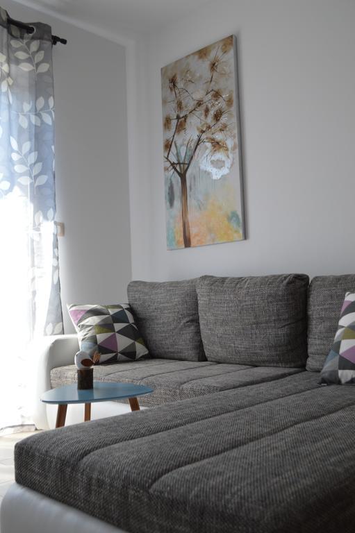 Apartment Bozac Ровин Екстериор снимка