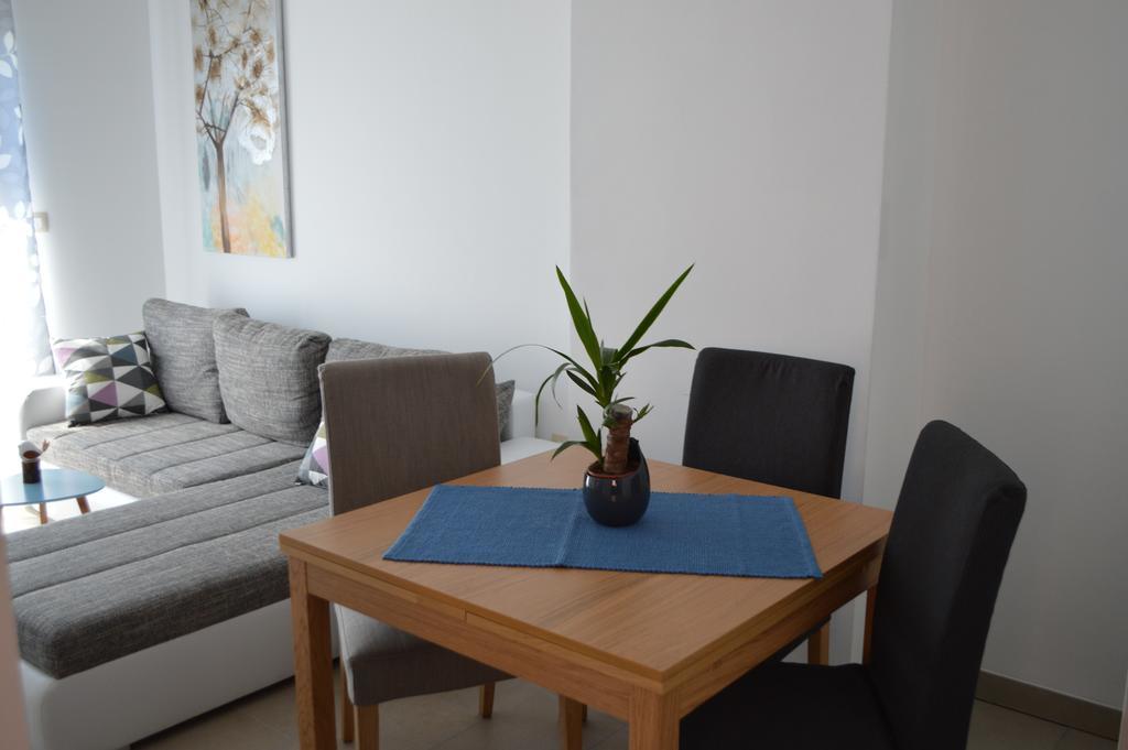 Apartment Bozac Ровин Екстериор снимка