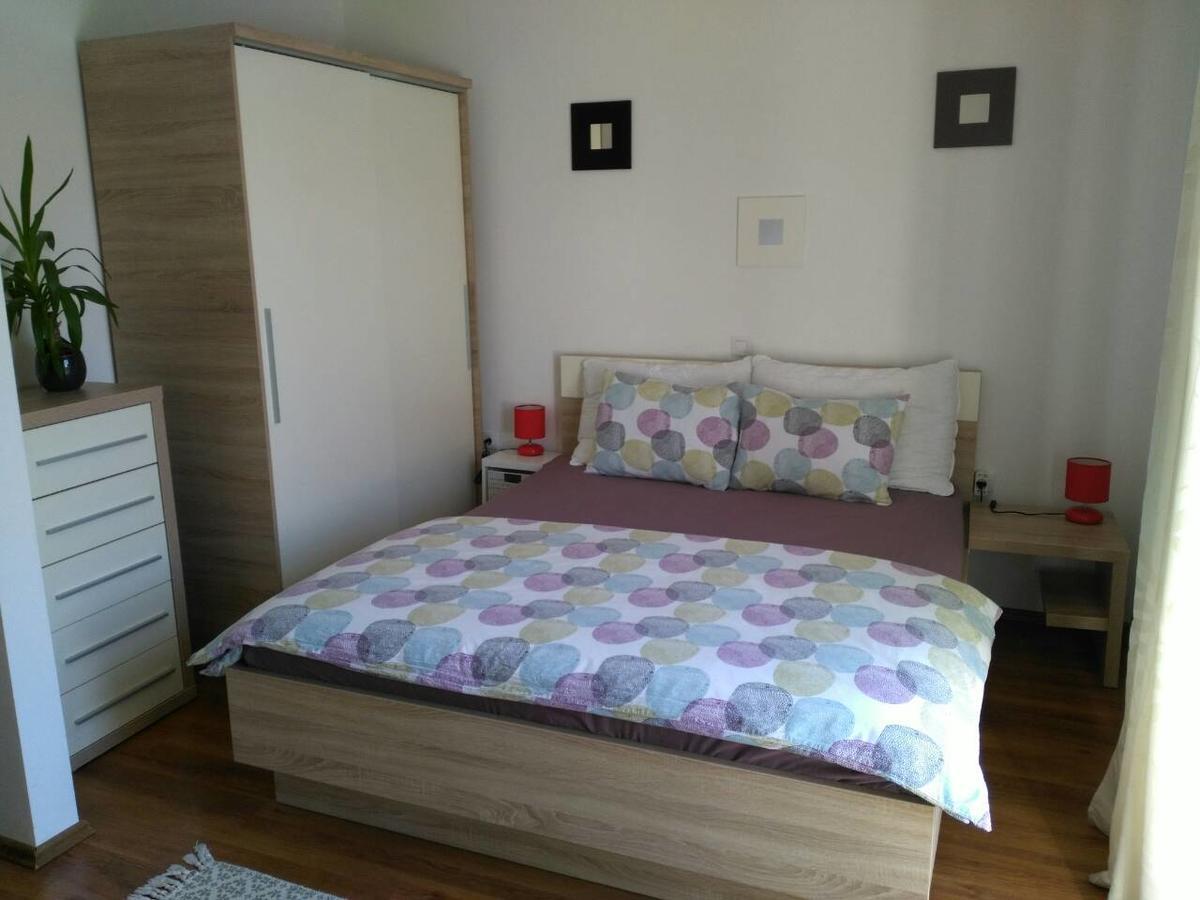 Apartment Bozac Ровин Екстериор снимка