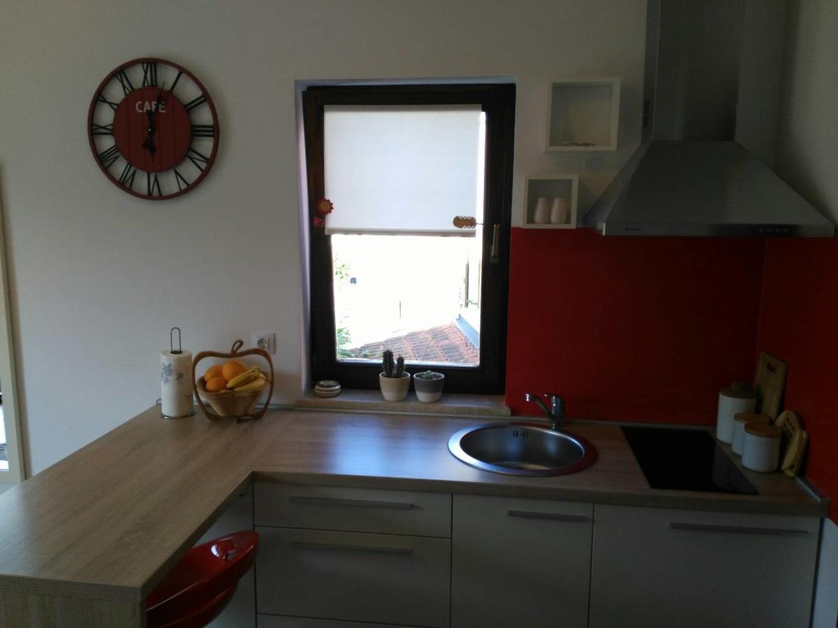 Apartment Bozac Ровин Екстериор снимка